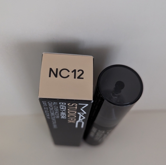 MAC Studio Fix Every Wear All Over Face Pen NC12 - Picture 2 of 2
